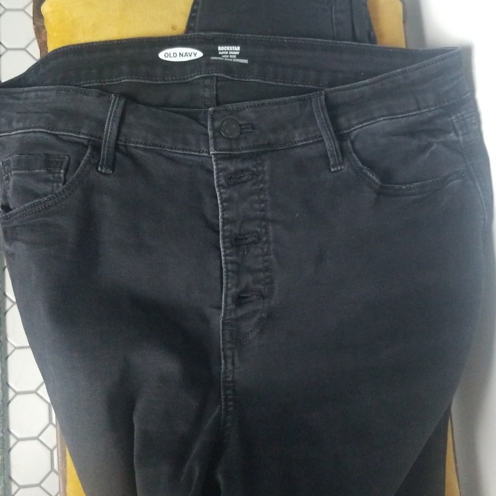 High waisted black stretchy jeans!